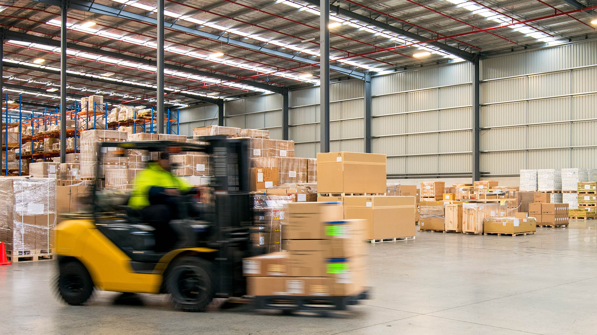 rose_0007_warehouse forklift
